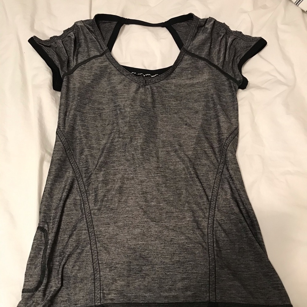 Lulu lemon workout shirt size 4
